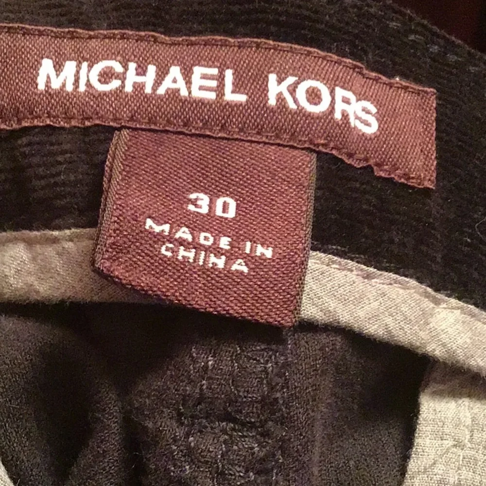 Michael kors black modern fit corduroy cargo stretchy pants size 30